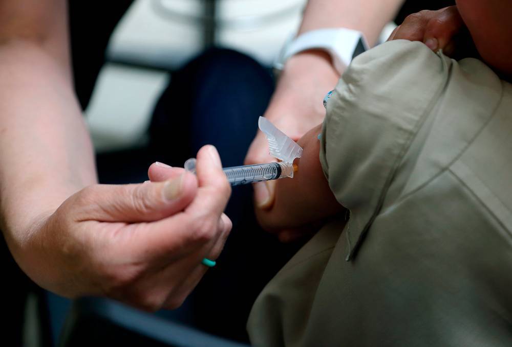 Штат Нью-Йорк отменил правило, которое разрешало родителям отказываться от вакцинации детей по религиозным соображениям