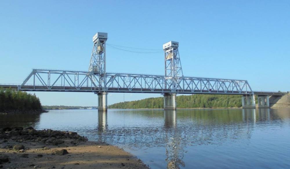 Мост через реку Свирь разведут на два часа
