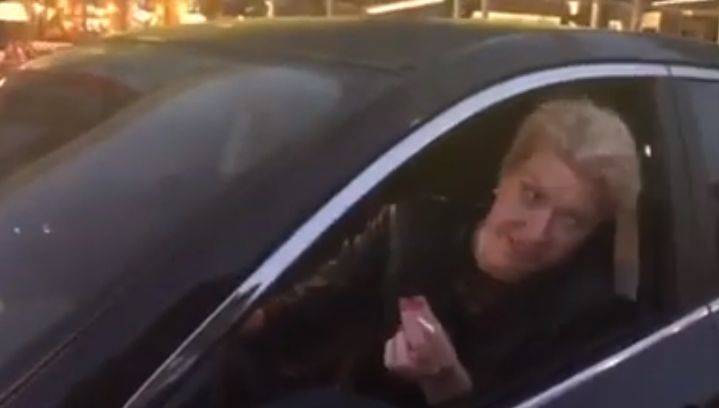Лица команды Порошенко: "солидарно-европейская" кандидатка обматерила девушку-полицейскую (видео)