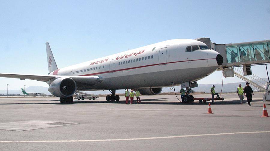 Самолет Алжир-Москва вернулся в аэропорт из-за поломки