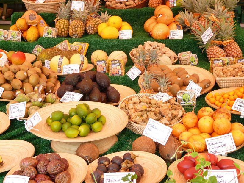 Диетологи рассказали, как не отравиться экзотическими тропическими фруктами