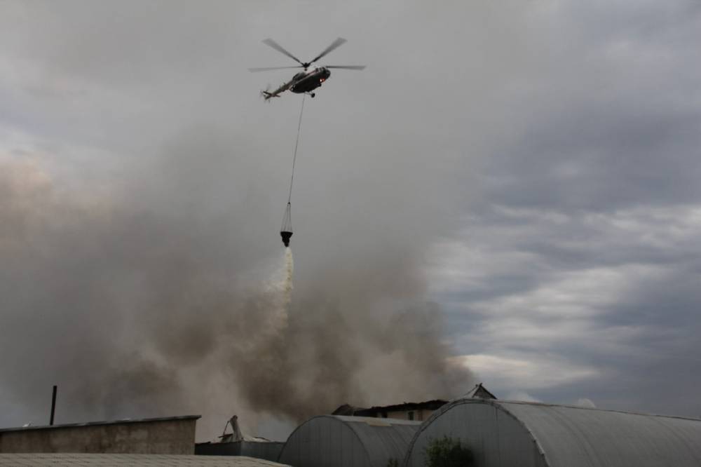 На строительной базе в Улан-Удэ удалось ликвидировать открытый огонь