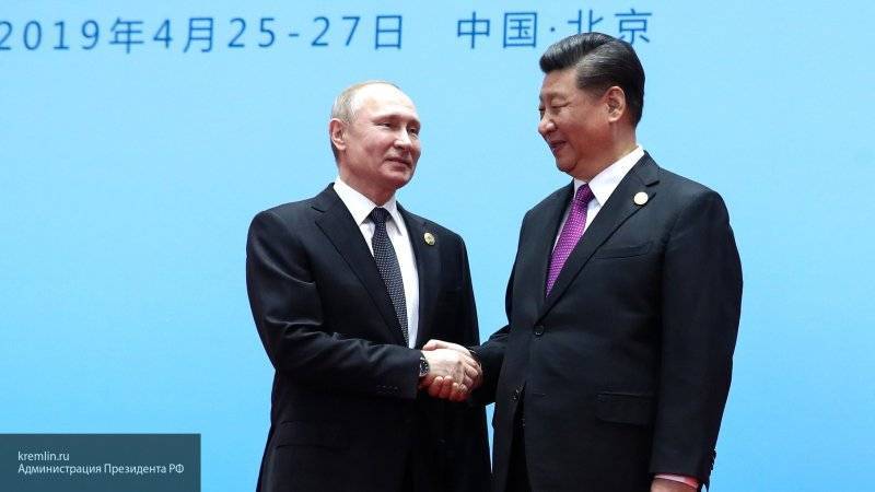 Путин поздравил Си Цзиньпина с днем рождения и подарил ему мороженое