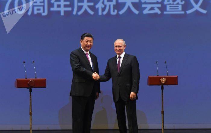 Путин подарил лидеру Китая российское мороженое и заявил о боях без правил в экономике