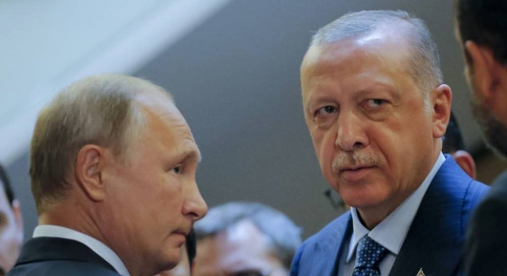 Путин провел короткую беседу с Эрдоганом