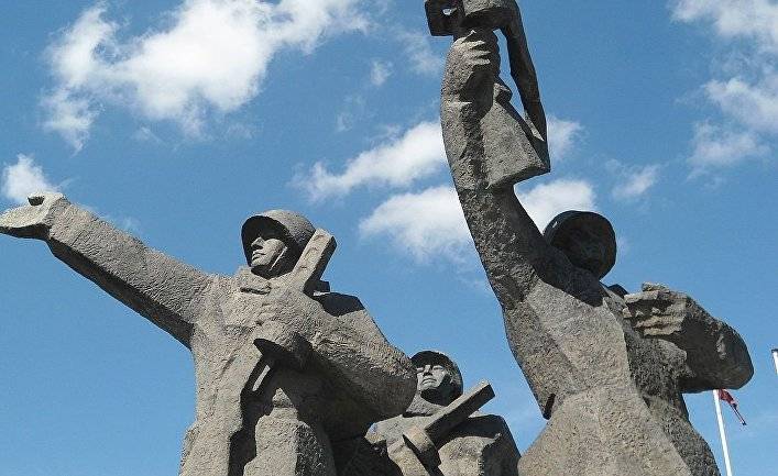Delfi (Латвия): сейм согласился рассматривать инициативу о демонтаже памятника Победы