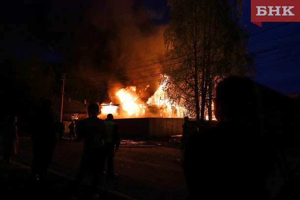 На эжвинских дачах и в Кожве выгорели дома