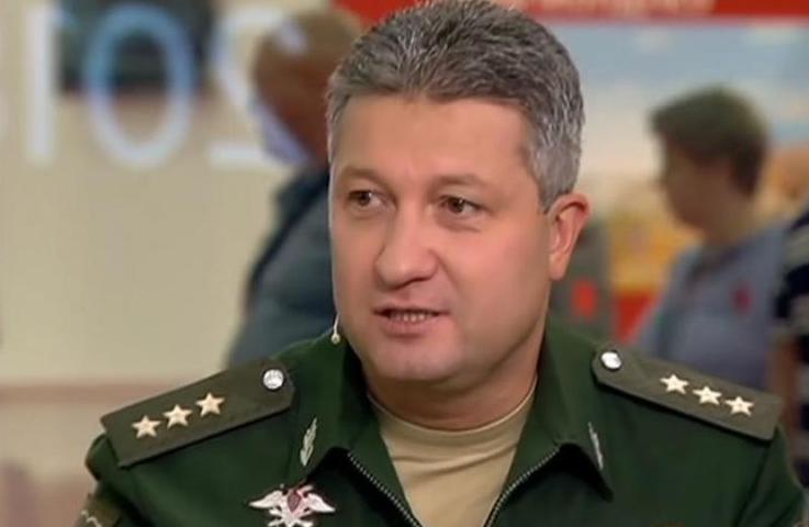 Замминистра обороны РФ Тимур Иванов открыл памятник военным медикам в Москве