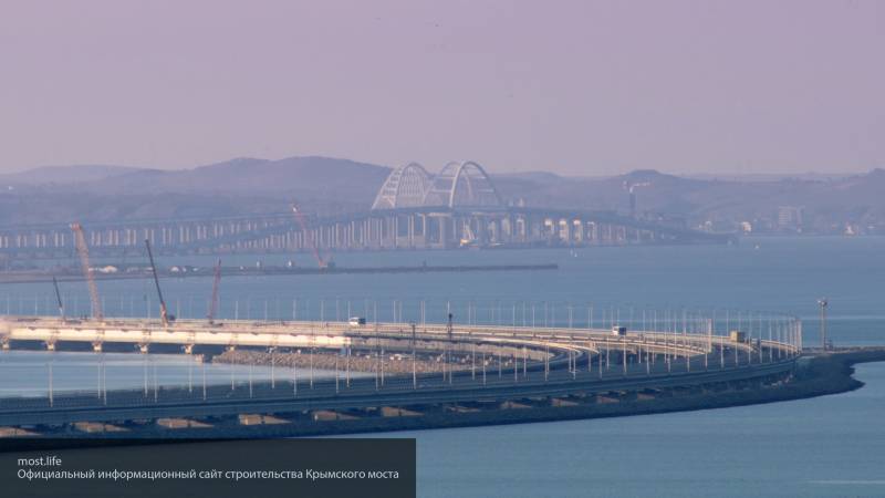 Открытие железнодорожного моста в Госдуме назвали концом блокады Крыма