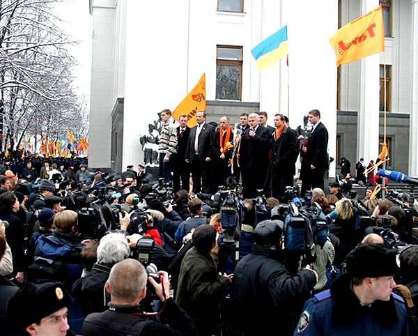 Майдан и «полевые командиры», семь лет спустя: за всех сидит один Луценко