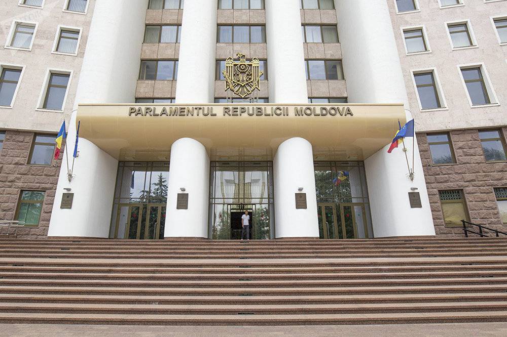 Конституционный суд Молдавии отменил собственные решения о роспуске парламента и досрочных выборах