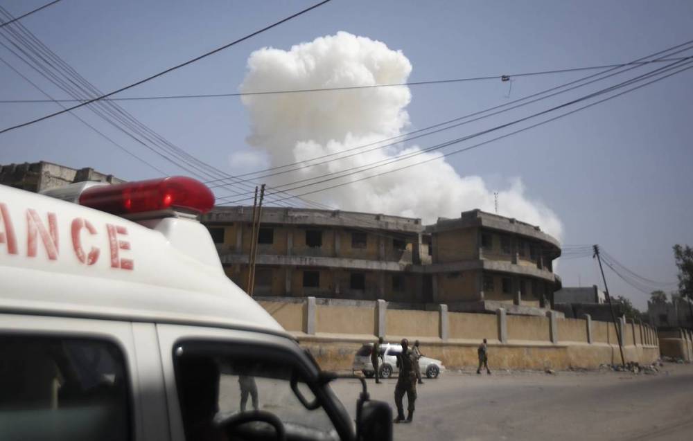СМИ: два мощных взрыва прогремели в столице Сомали