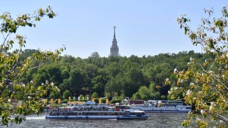 Памятник военным медикам открыли в Москве