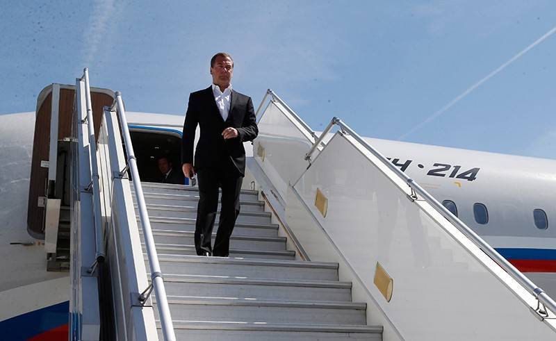 Медведев летит в Минск на переговоры по интеграции