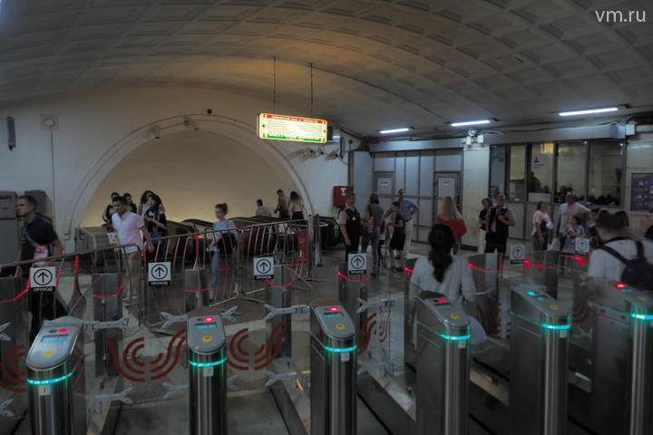 Южный вестибюль станции метро «Спортивная» начал работать только на вход