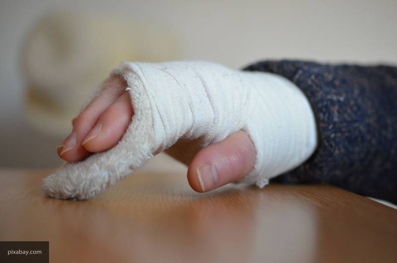 Единственная выжившая в смертельной аварии под Воронежем девочка переломала руки и ноги