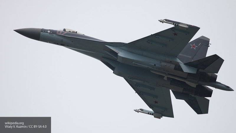 Видео воздушной дозаправки истребителей Су-35С и Су-30СМ появилось в Сети