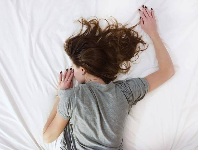 Ученые рассказали, сколько надо спать для хорошего внешнего вида