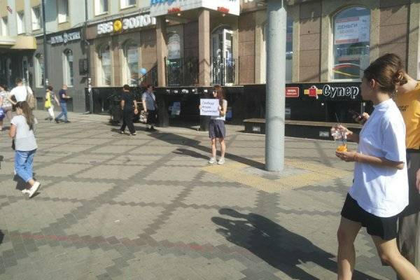 В Калининграде прошли одиночные пикеты в защиту Игоря Рудникова