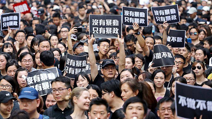 Противники закона об экстрадиции вновь вышли на улицы Гонконга