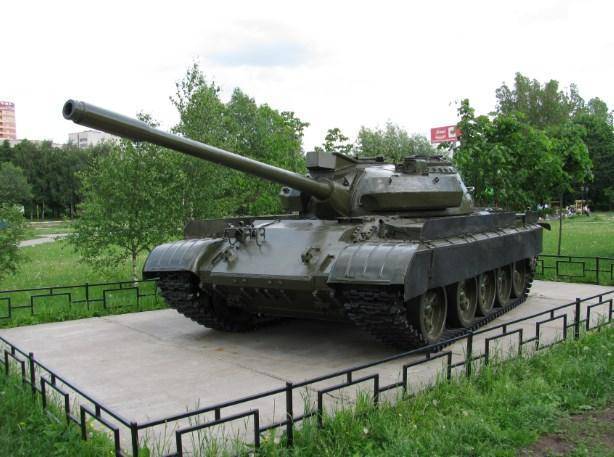 В Сети появилось видео боя двух советских танков Т-55 в Ливии