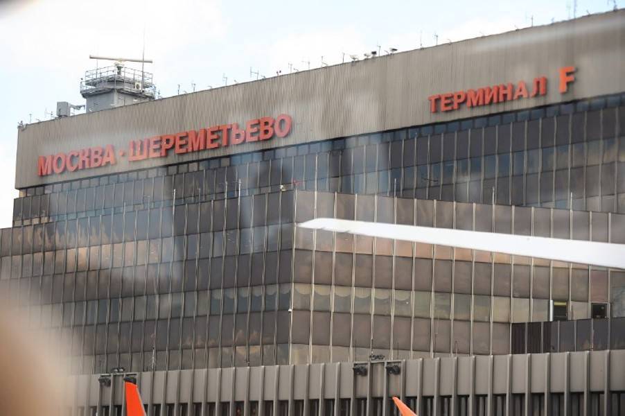 Самолет Милан − Москва готовится к экстренной посадке в Шереметьеве