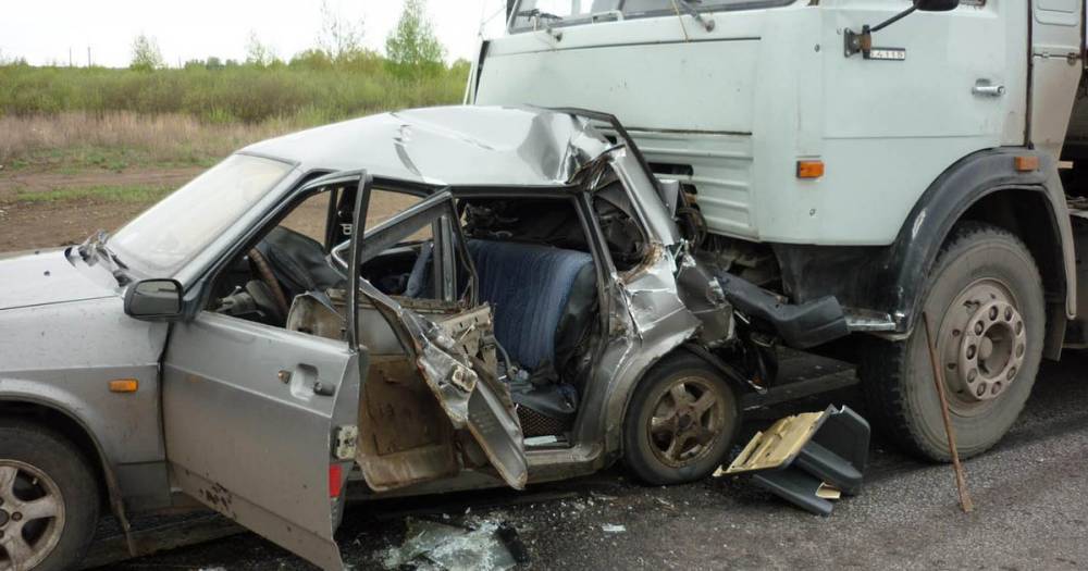 В результате аварии в Гагарине пострадали двое молодых людей