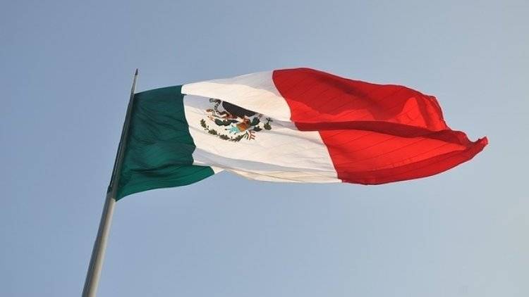 Четыре грузовика с нелегальными мигрантами задержали в Мексике