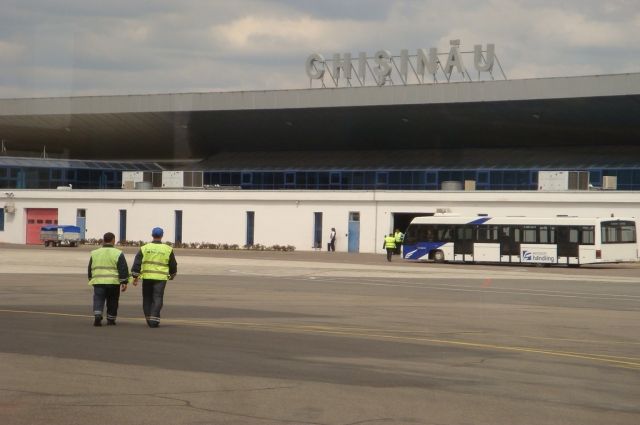 Аэропорт Кишинева эвакуировали после анонимных угроз о взрыве