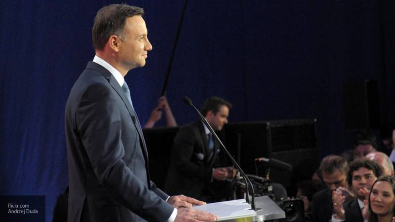 В Польше осудили президента за слова о превосходстве над русским народом