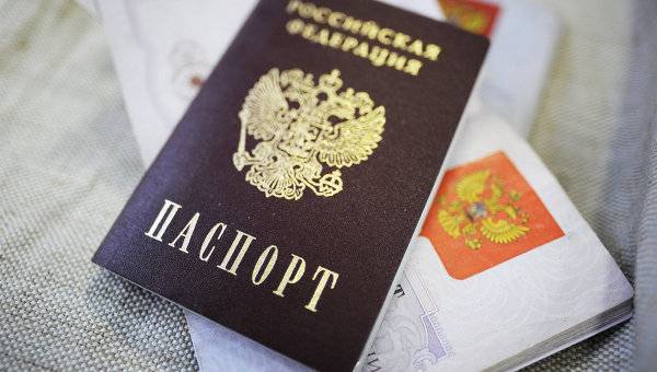 Более 100 переселенцев из Крыма обратились за гражданством России
