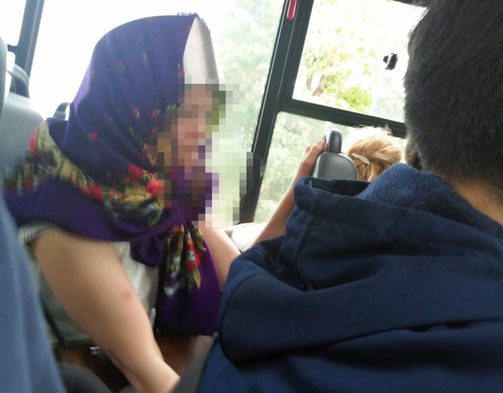 Улан-удэнские маршрутки наводнили дамы с кастрюлями на головах
