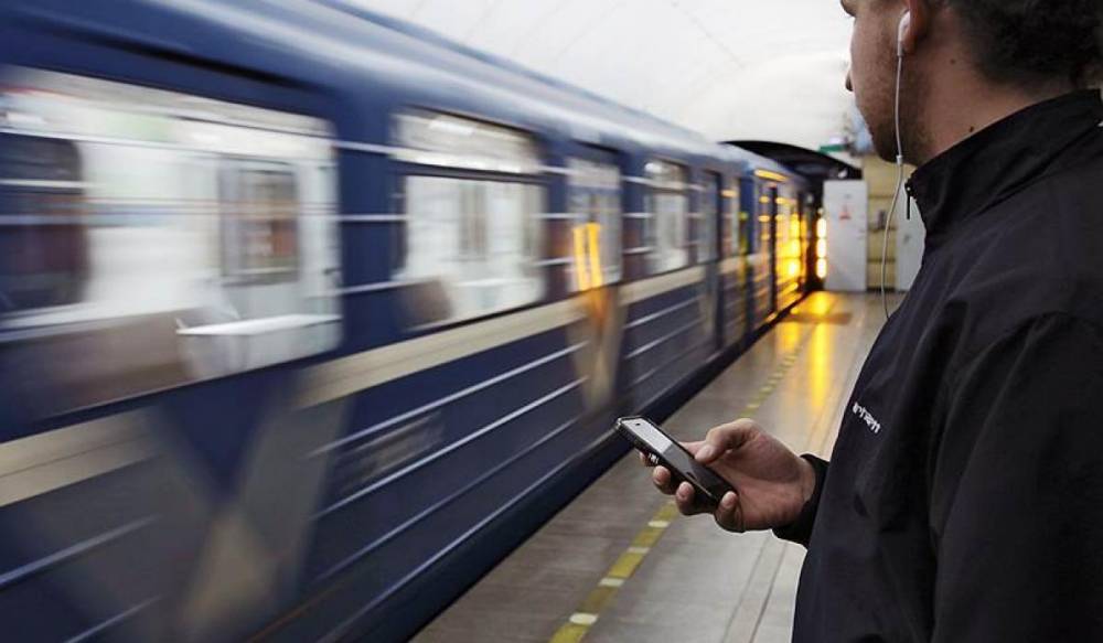 Пассажиры петербургского метро узнают историю БДТ через Wi-Fi