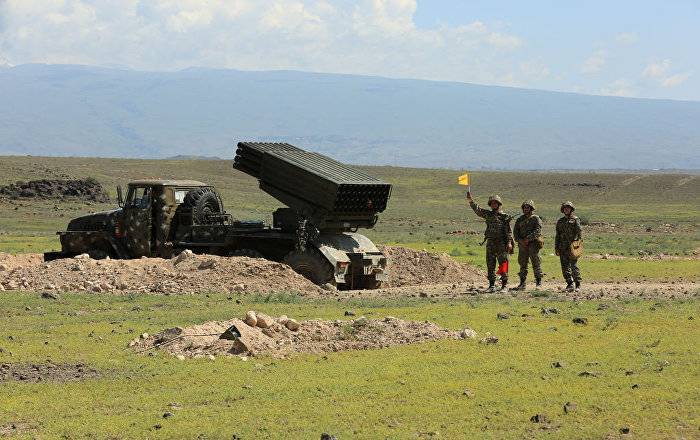 В Нагорном Карабахе стартовали масштабные военные учения – видео