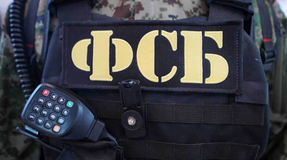 В Саратове ФСБ угрожает возбудить уголовное дело против волонтера штаба Навального. У нее забрали паспорт
