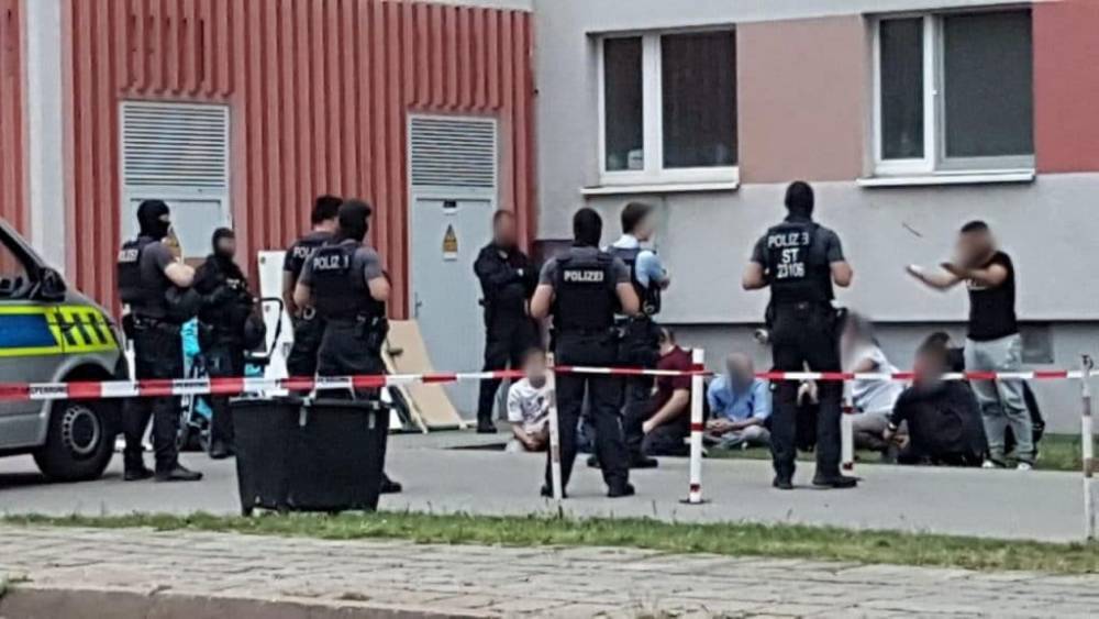 В Саксонии-Ангальт полиция остановила «стреляющую» сирийскую свадьбу