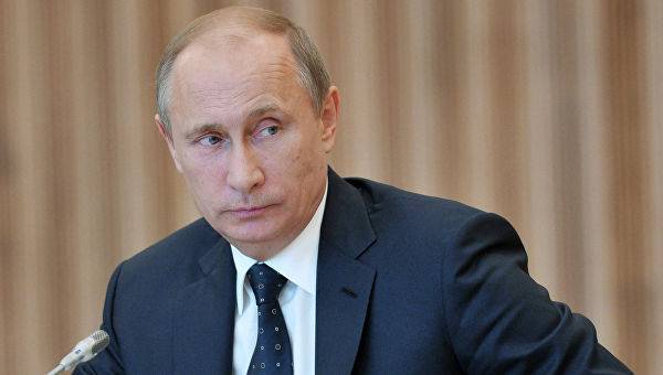 На прямую линию с Путиным поступило почти 600 тыс. обращений