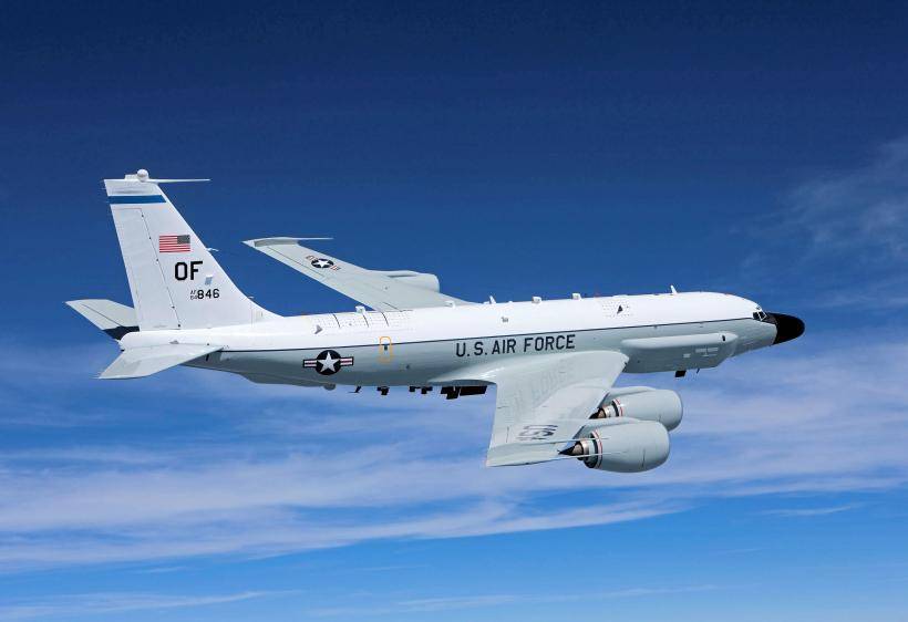Самолет-разведчик ВВС США замечен у границ Калининградской области