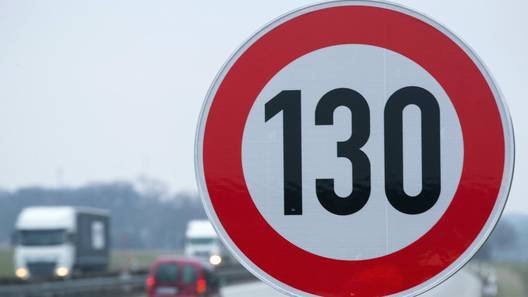 В России могут повысить разрешенную скорость до 130 км/ч