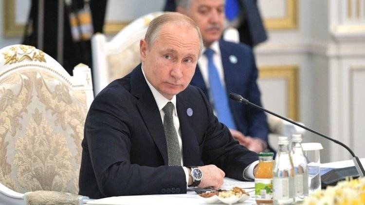 Более 700 тысяч обращений поступило к прямой линии с Путиным