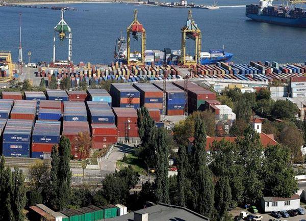 Грузы из порта Одессы нужно убирать