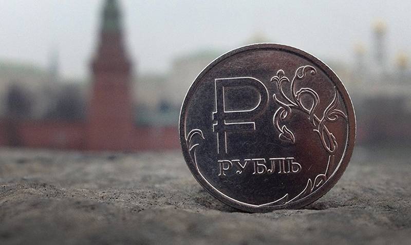 Эксперт спрогнозировал победу рубля над долларом к концу года