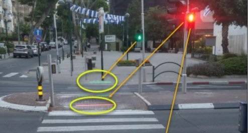 Первый светофор для пешеходов со смартфонами в руках появился в Кфар-Сабе