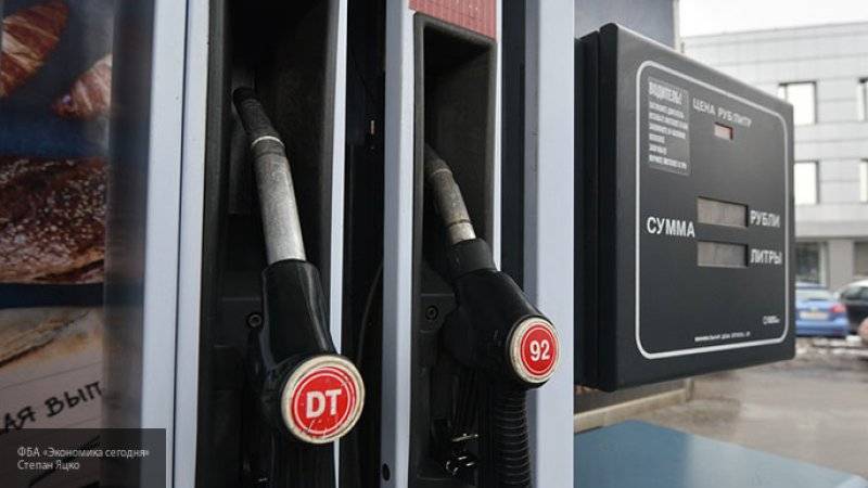 Эксперт прокомментировал поручение Медведева разобраться с сообщениями о росте цен на бензин