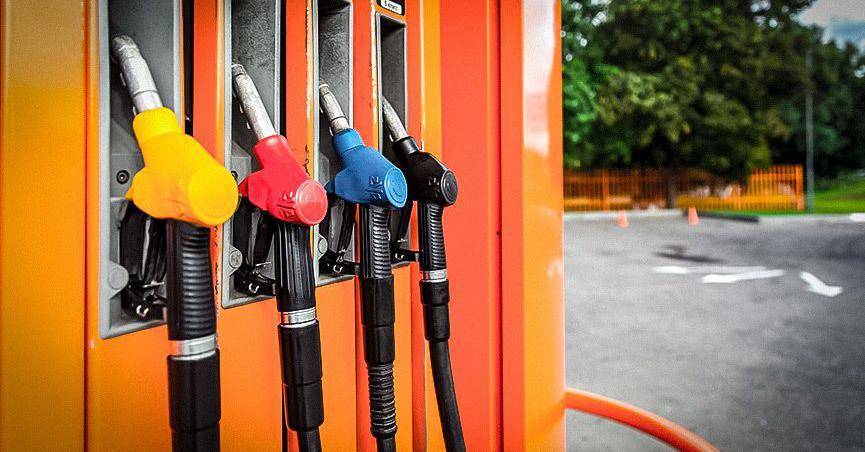 Медведев вмешался в ситуацию с ростом цен на бензин