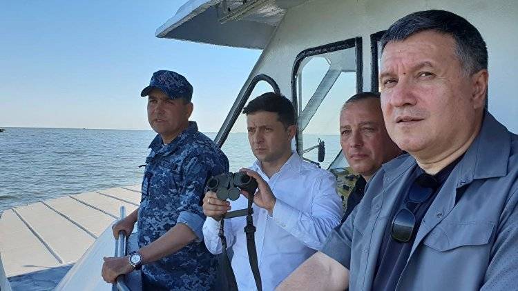 Зеленский и Аваков вышли с украинскими пограничниками в Азовское море