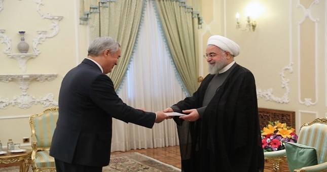 Посол Таджикистана вручил верительные грамоты Президенту Ирана