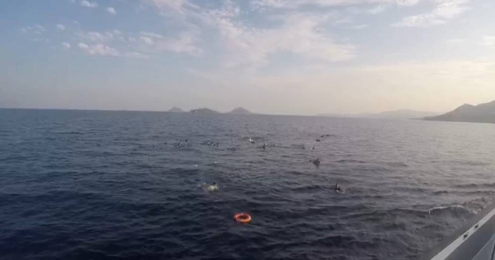 У берегов Турции затонул катер с мигрантами