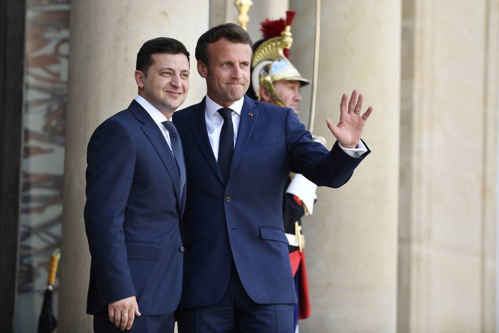 Париж и Берлин будут способствовать урегулированию на востоке Украины — Макрон