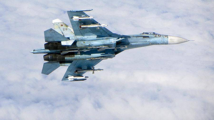 Су-27 перехватили бомбардировщики США у границы России